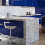 кухонная столешница синяя с мрамором