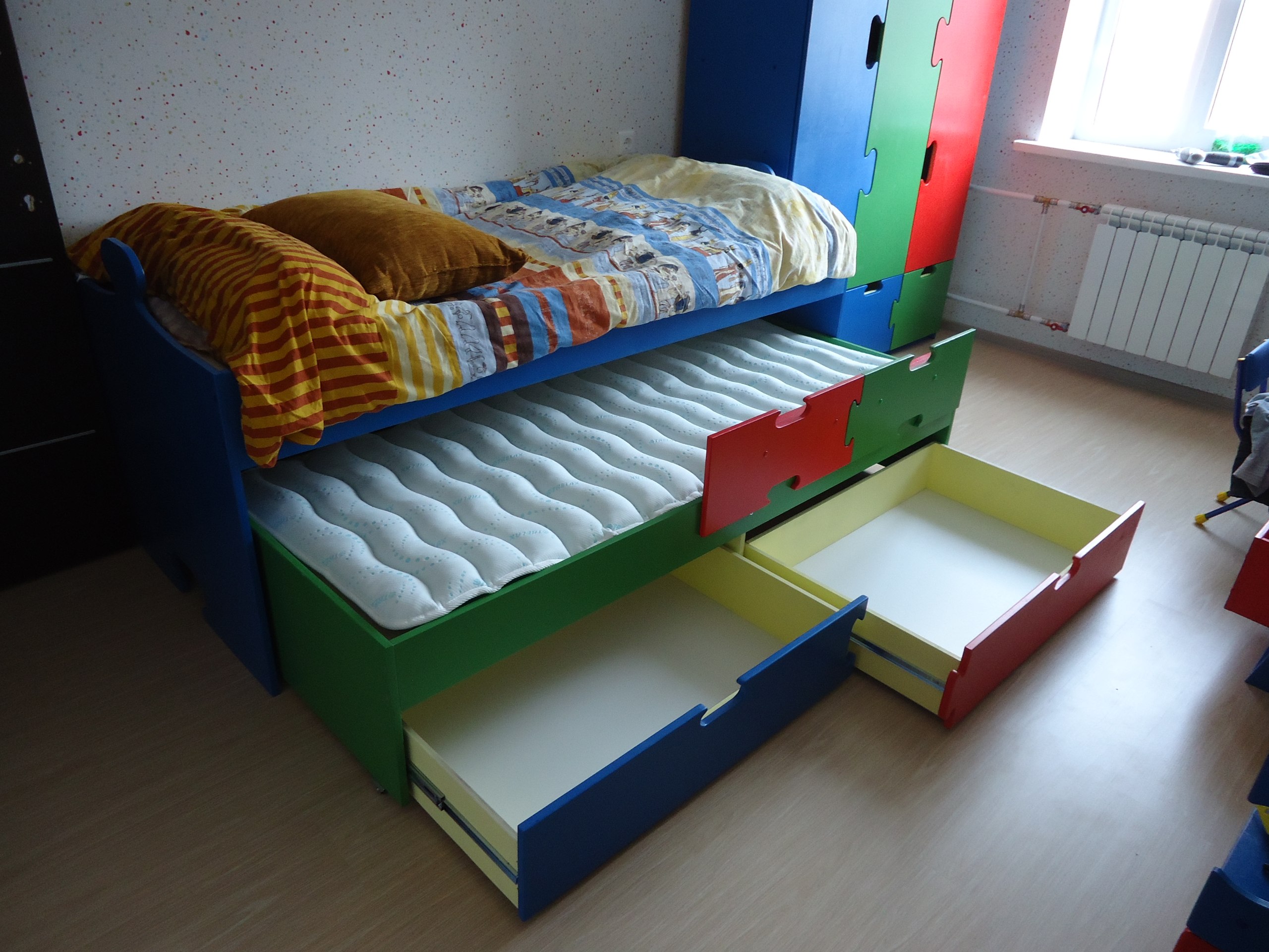 Кровать детская выдвигающаяся