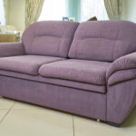 замшевый диван фиолет