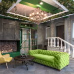 зеленый диван в интерьере виды фото