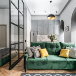 зеленый диван в интерьере варианты оформления