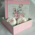 декор коробки розовой