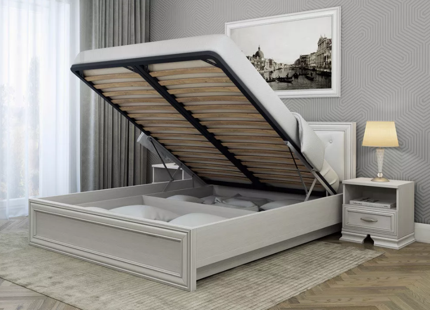 Кровать двуспальная с металлическими ламелями