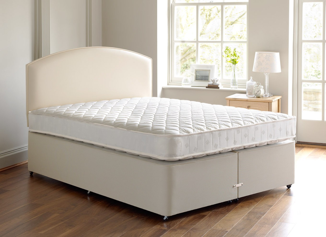 Купить кровать на озоне с матрасом. Высокая кровать. Кровать с ортопидическимматрасом. Кровать с матрасом. Кровать с высоким матрасом.