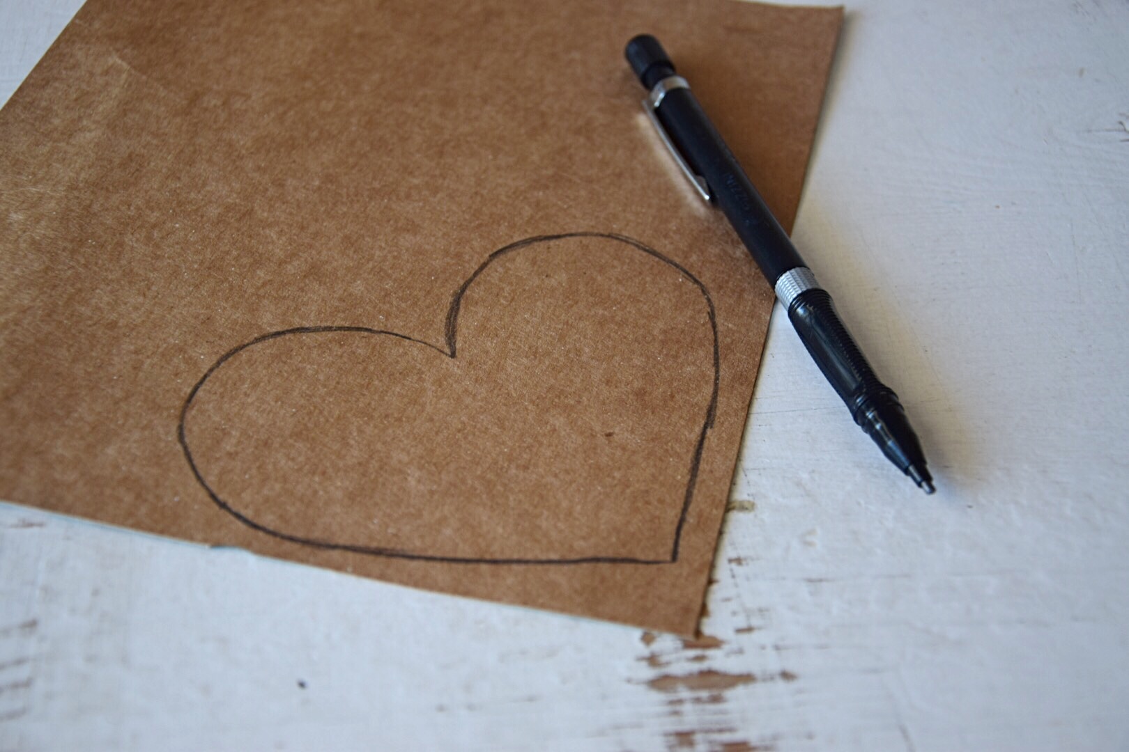рисунок сердца на картоне