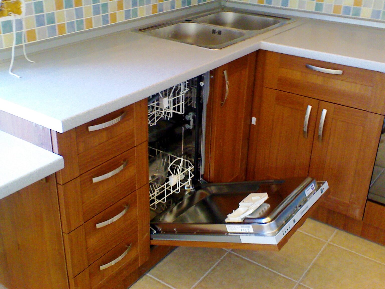 Напольный шкаф для посудомоечной машины
