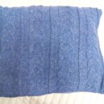 подушка на спицах голубая