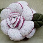 декоративная подушка роза