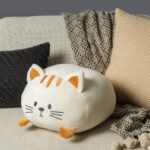 декоративная подушка кошка