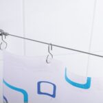 штанга для шторы в ванной фото интерьер