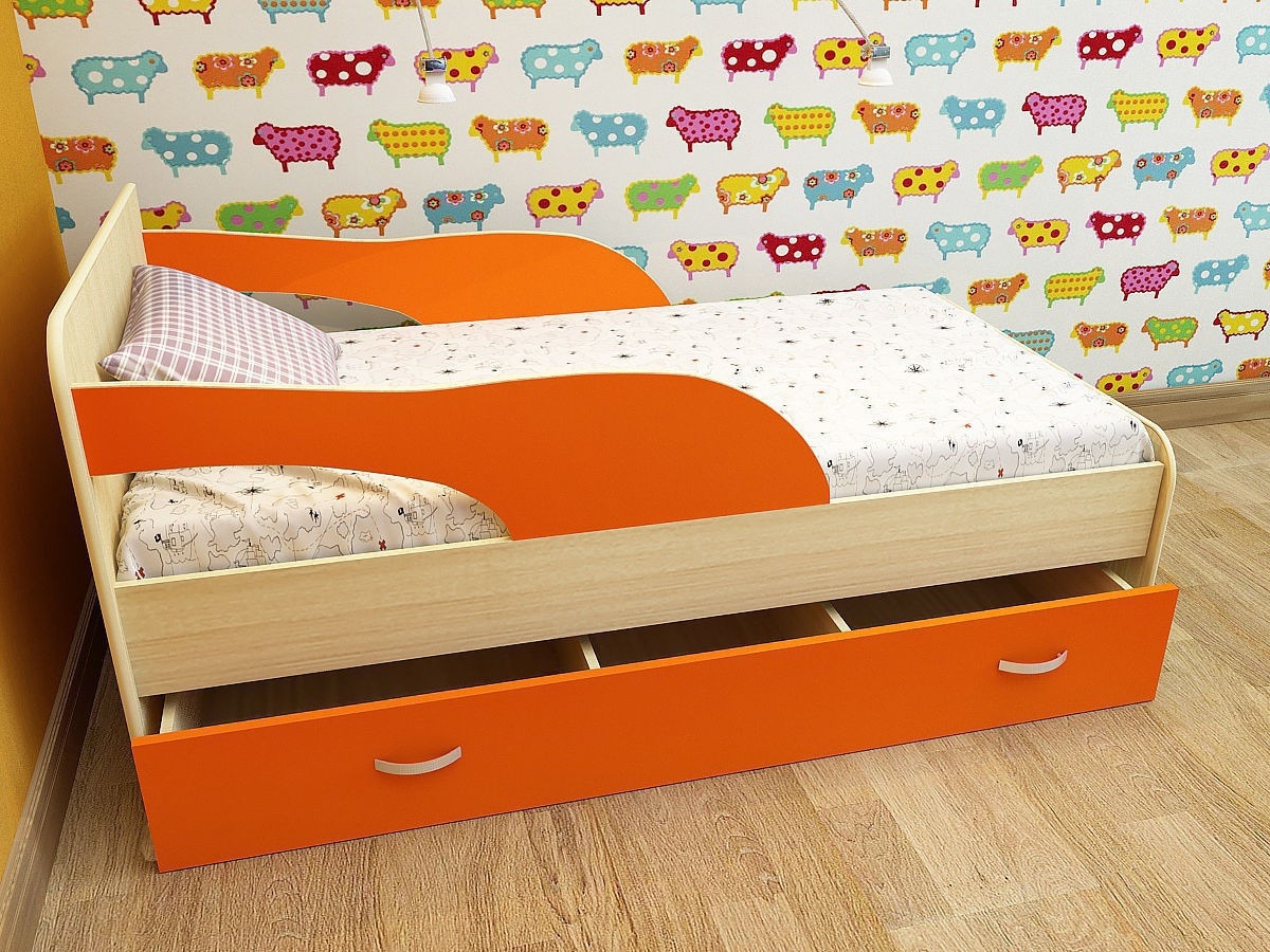 кроватка с оранжевыми бортиками