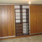шкаф-купекоричневый деревянный