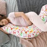 цветная подушка для беременной