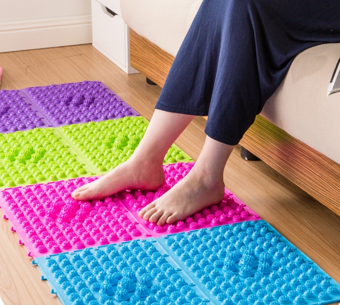 Создание массажного детского коврика для ног