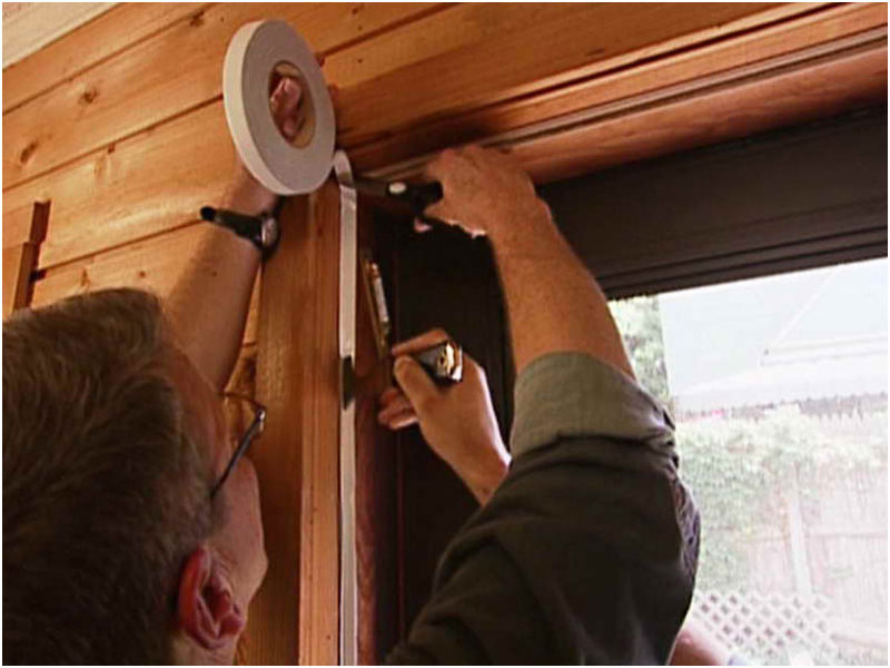 Как утеплить входную деревянную дверь: пошаговая инструкция