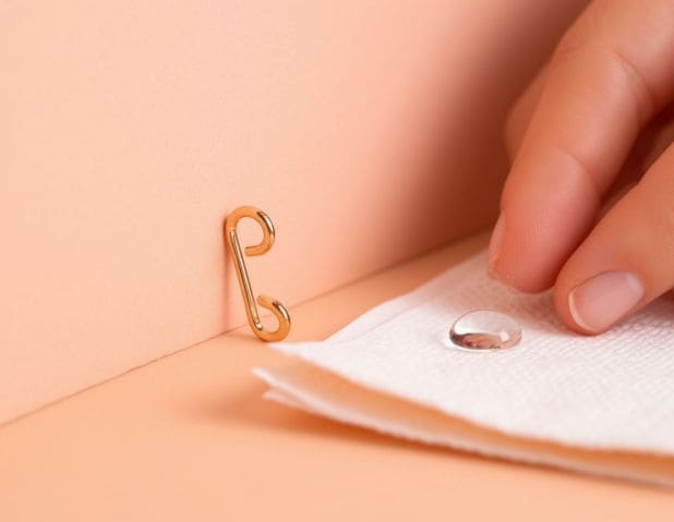 Уход за золотым пирсингом